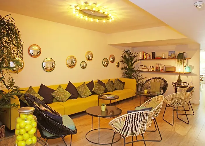 Chic & Basic Lemon Boutique 2*